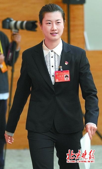 代表风采——丁宁:奥运冠军应该是青年人的榜样 代表风采——丁宁:奥运冠军应该是青年人的榜样