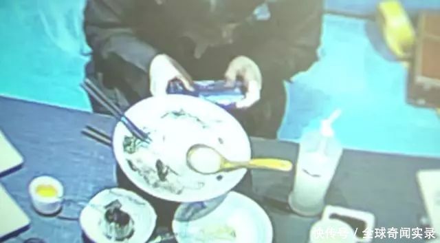 女子应约去吃饭 男子趁她玩手机时偷偷下药!然