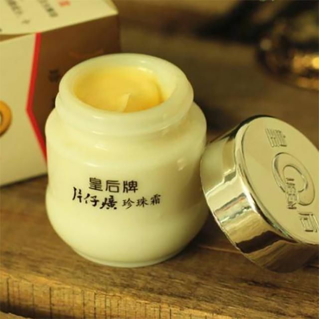 一脸色斑、皮肤焦黄,用酸奶加两粒小胶囊敷脸