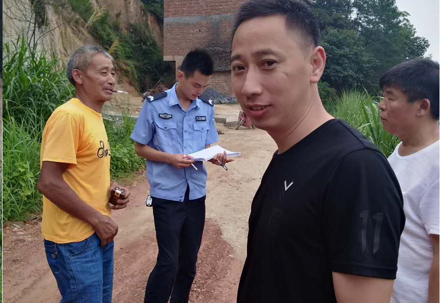 邵东县灵官殿镇:别开生面的主题党日活动
