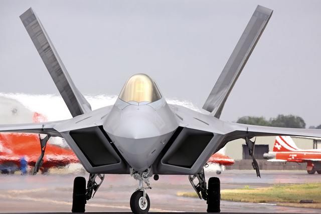 F22A战机声名远扬,可没有机炮的咆哮者,却成其
