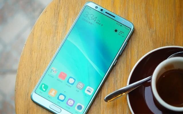 这款华为手机怒降千元:麒麟960+四摄+高颜值