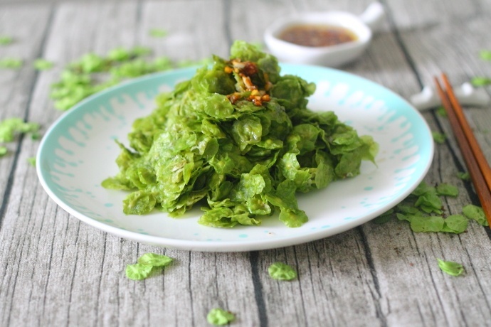 外形似钱币的榆钱饭,它是春天独有的味道,清香