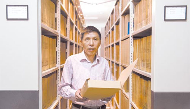 朱志伟:俯首档案“故纸堆” 甘做百姓“护档人” 朱志伟:俯首档案“故纸堆” 甘做百姓“护档人”