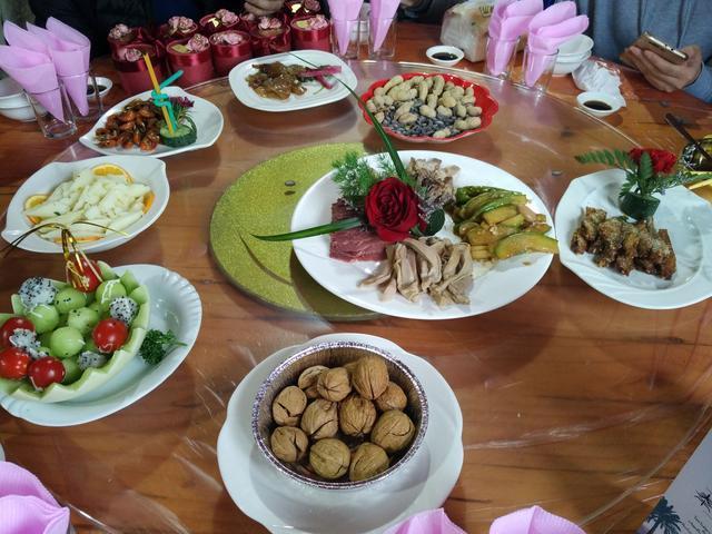 農村結婚喝喜酒,菜色不輸城裡飯店