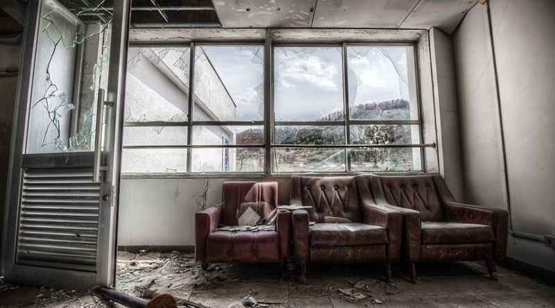 日本小学遭遗弃场景令人毛骨悚然 犹如恐怖大片 日本小学遭遗弃场景令人毛骨悚然 犹如恐怖大片