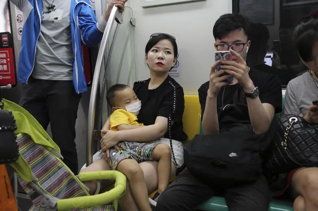 90后美女为重病儿筹钱 遭公婆拒绝:去卖器官吧 90后美女为重病儿筹钱 遭公婆拒绝:去卖器官吧