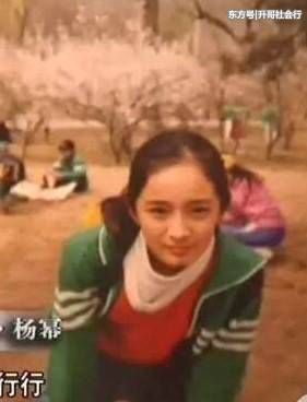 杨幂完全可以用旧照回应整容,网友:哪里是整了