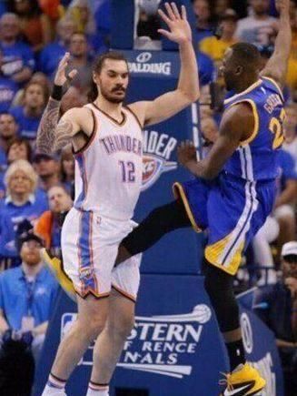 詹姆斯总决赛受伤细节曝光,回顾格林脏球瞬间