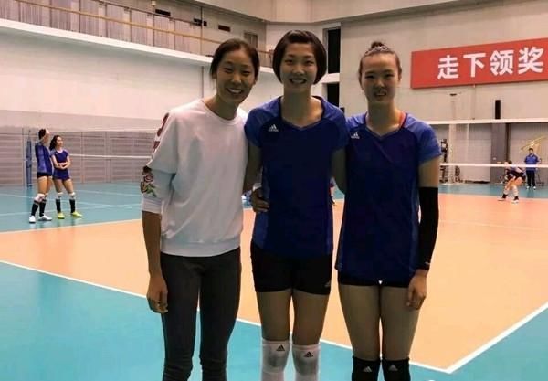 意义非凡!女排组织参观国家博物馆主题展览,朱