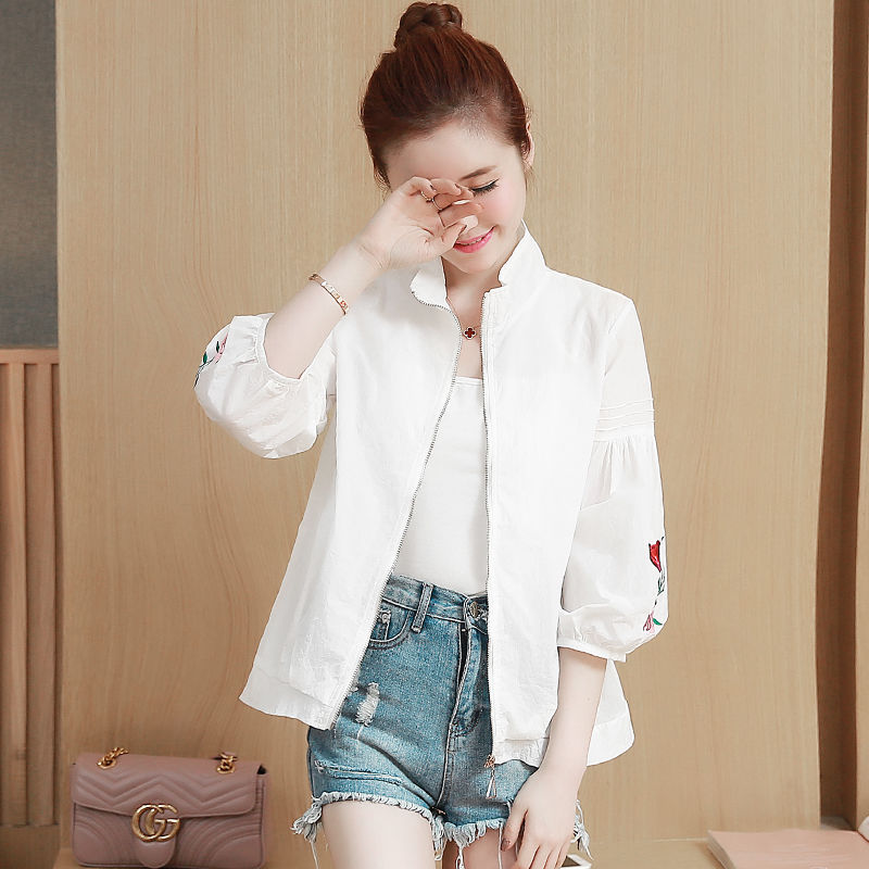 老婆泰国旅游真敢穿,泳衣直接穿防晒衣,小姨看