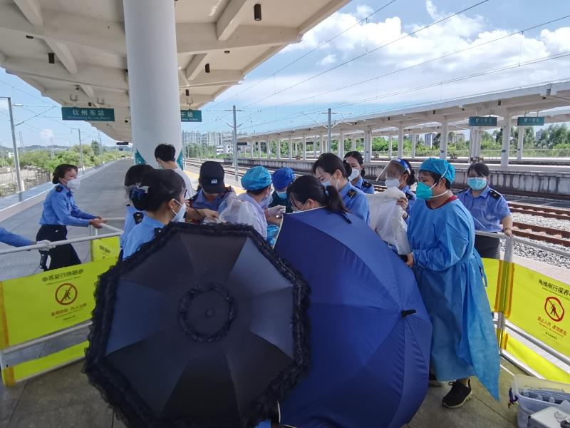 孕妇站台临产!铁路值班员秒变“助产士”16分钟接生_北京时间
