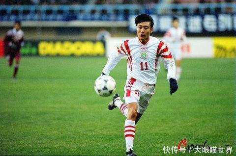 中国足球运动员里谁的天赋比郑智好?