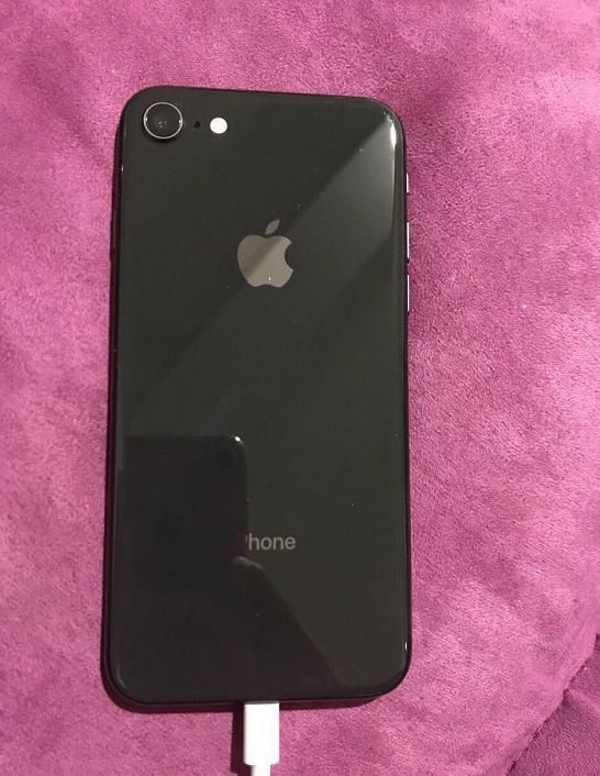 第一次收黑色iPhone8,漂亮的不像实力派!