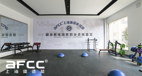 想当健身教练,可以自学成才吗?