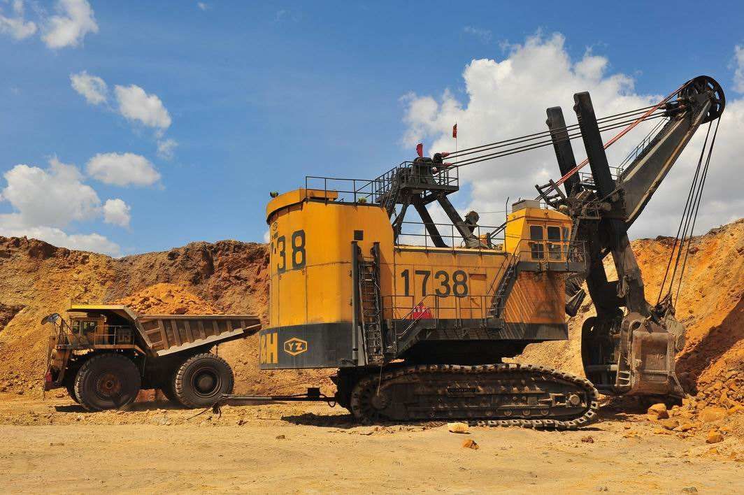 中国第一露天煤矿,储量126亿吨,煤层厚达30米,可开采200年!