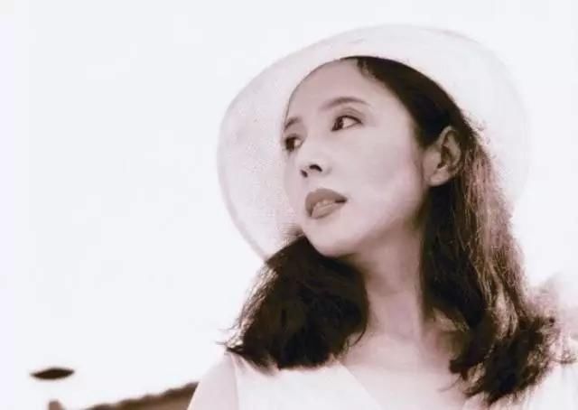 文案人,你应该读读严歌苓的文字!