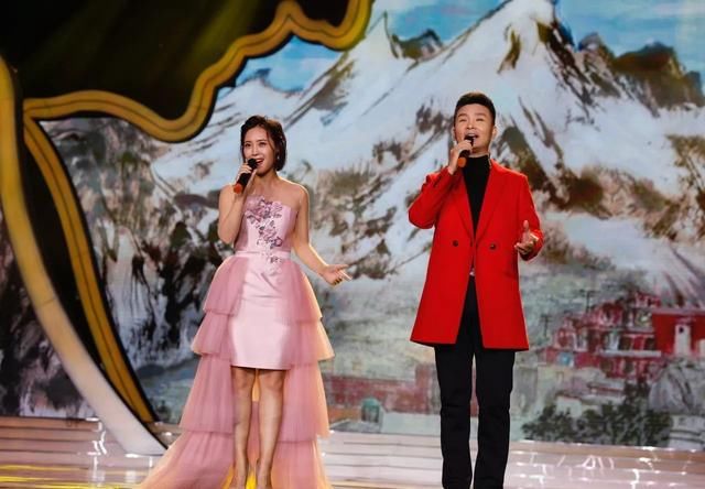 百花迎春晚会 云朵 刘和刚 携手演唱《百岁歌》