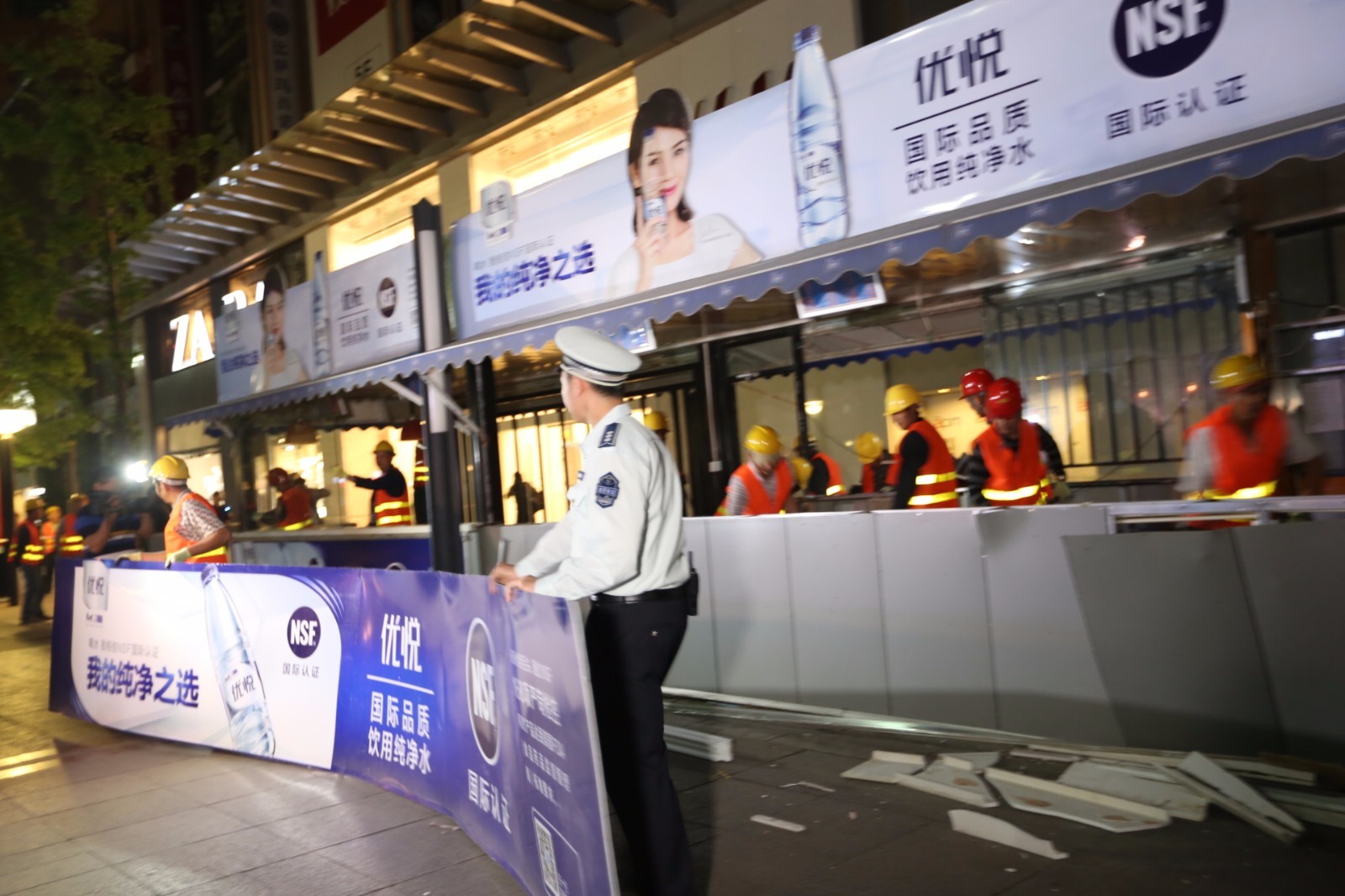 王府井今夜清退17年水吧 旧貌即将换新颜 王府井今夜清退17年水吧 旧貌即将换新颜