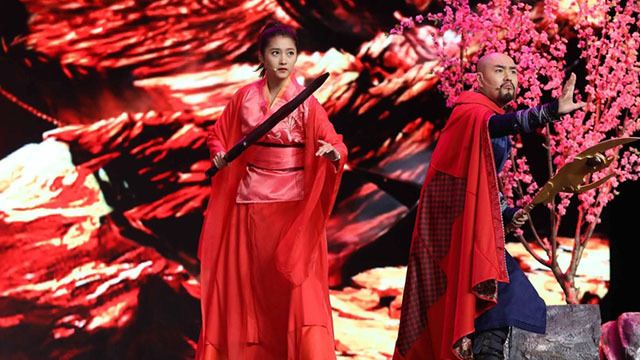 关晓彤变身“网瘾少女” 古装红裙造型惊艳 关晓彤变身“网瘾少女” 古装红裙造型惊艳