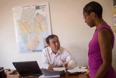 去非洲做生意的中国人怎么样了?地位尊贵日子