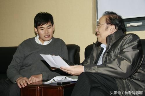 宋丹丹前夫嘲弄大衣哥,并问他身价多少?大衣哥