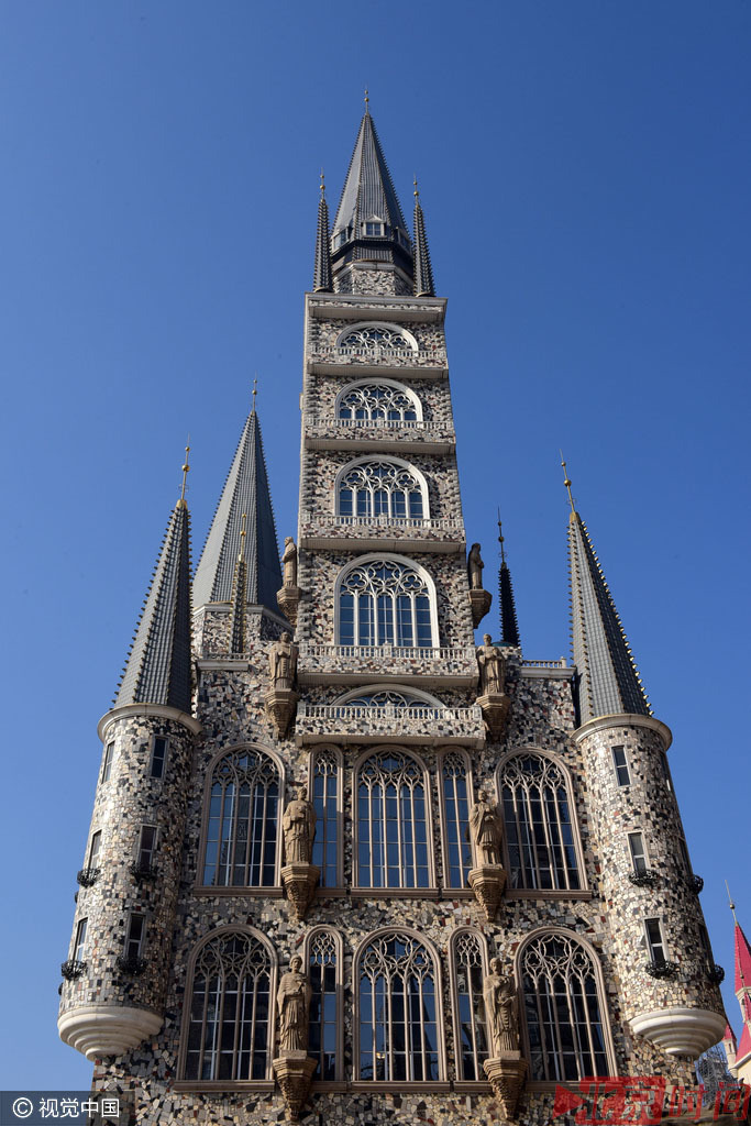 河北美院山寨"魔法城堡"造型奇特 似电影场景