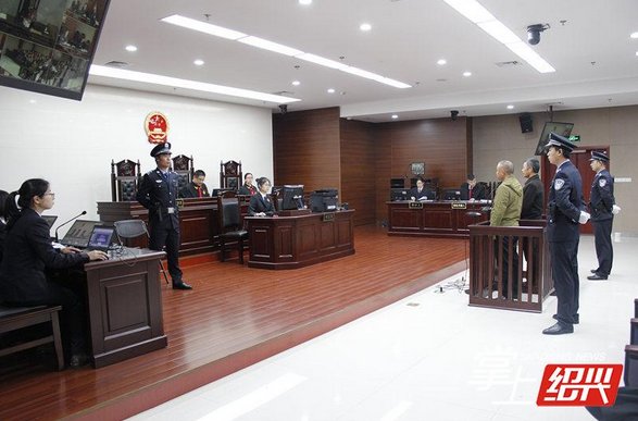 污染环境不仅涉罪还要承担侵权责任 绍兴首例