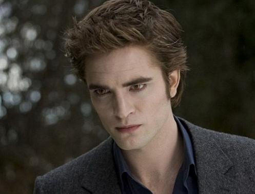 《暮光之城》男主罗伯特新片里变大叔 反正我是认不出