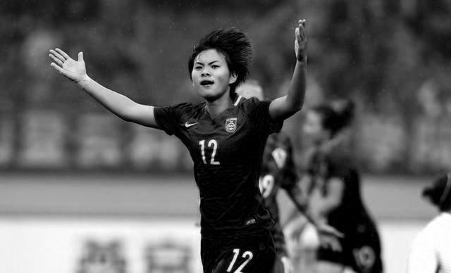 GIF多角度看王霜!左脚电梯球霸气世界波 法甲