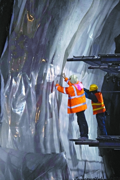 穿山越水建高铁