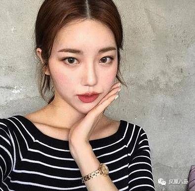 审美图鉴 | 王祖贤的复古港风,许晴的挂历style,