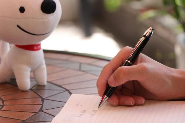 一笔多用的录音神器:爱国者R6688录音笔体验