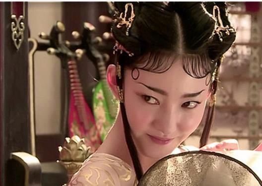 19岁出道,至今无绯闻!她才是真正的中国好儿媳!