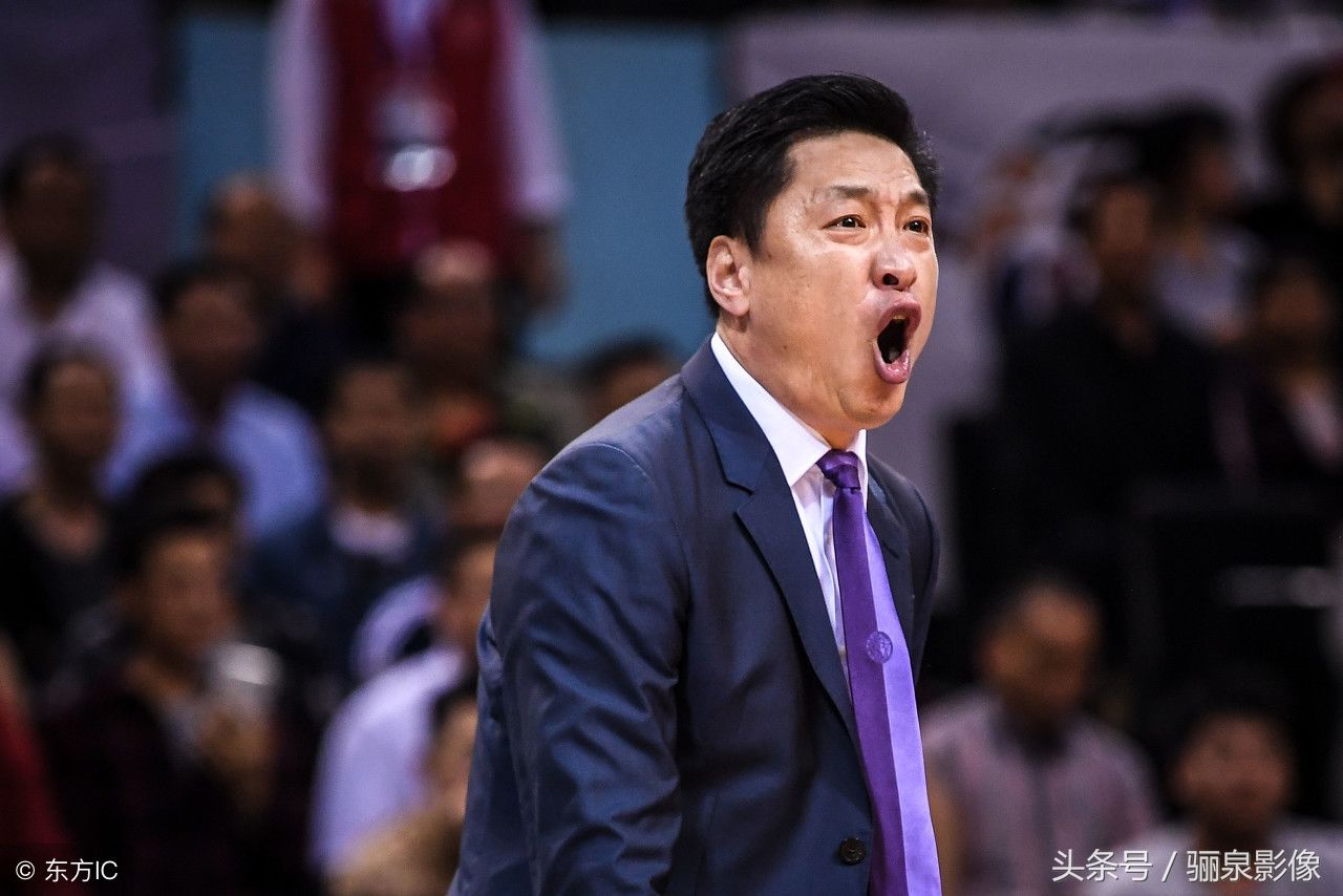 中国篮球运动员,教练,辽宁沈阳人,李春江