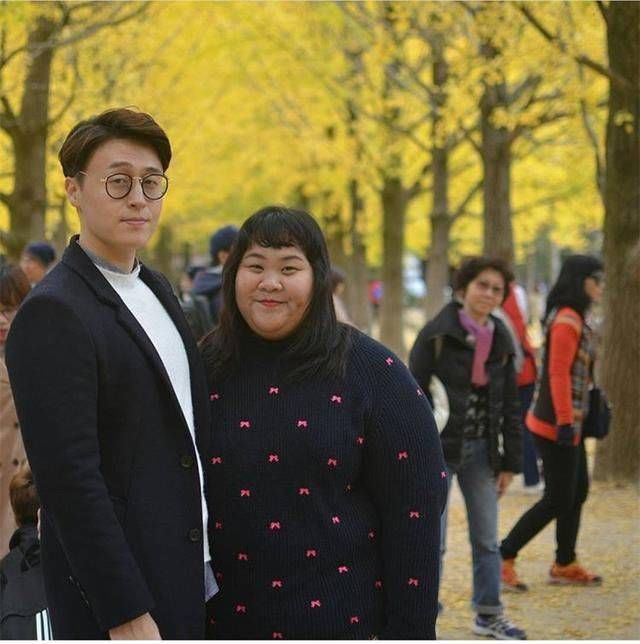 三观被刷新!抖音里的高颜值小哥有个200斤的女