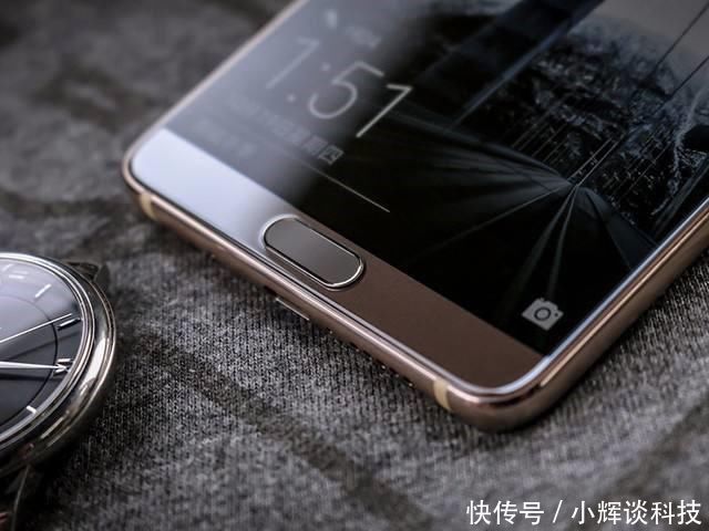 华为旗舰Mate10价格狂跌,和小米8一个价,你会