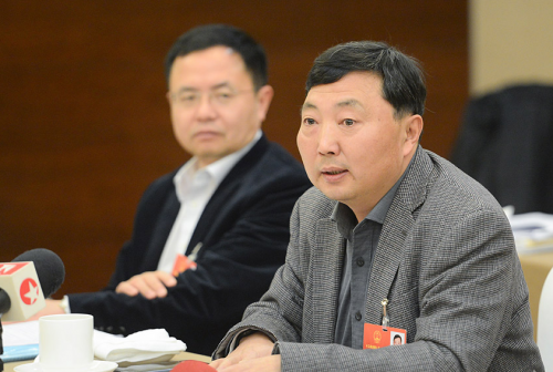 李斌:要给产业工人带来实实在在的好处