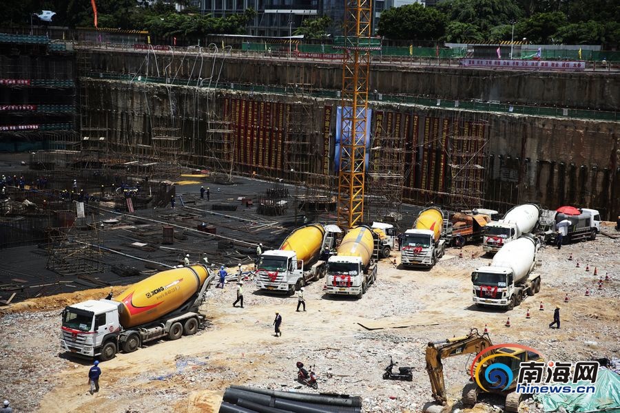 高清组图:海南未来第一高楼海口双子塔南塔开始浇筑