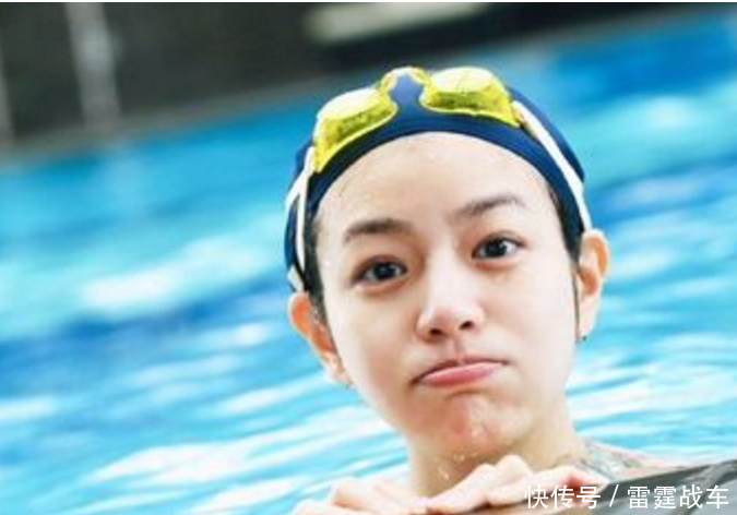 范冰冰游泳照85分,杨幂的游泳照99分,最后一个