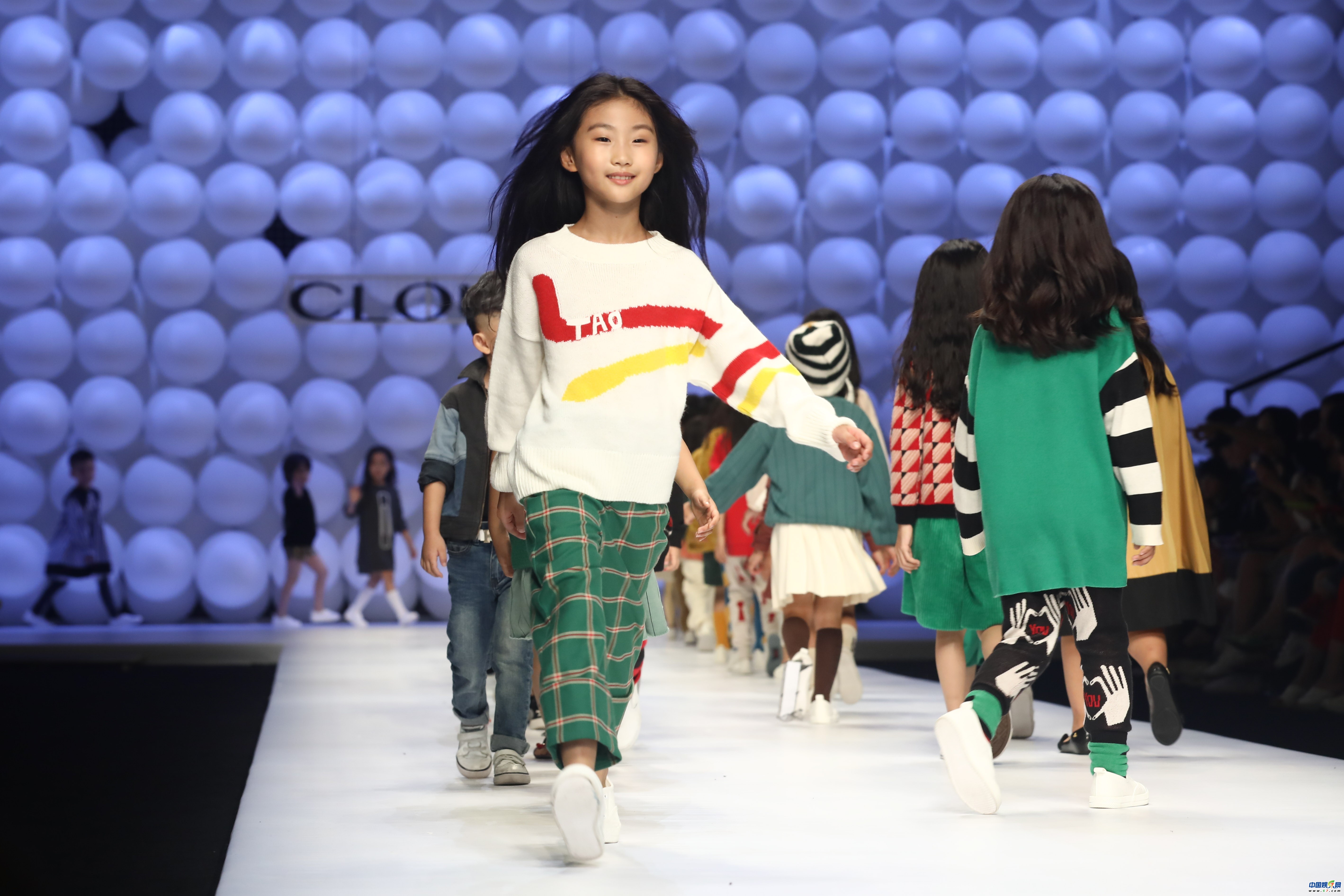 "cloudo kids之夜"网罗一线童装 超模搭萌娃演绎秋冬时尚