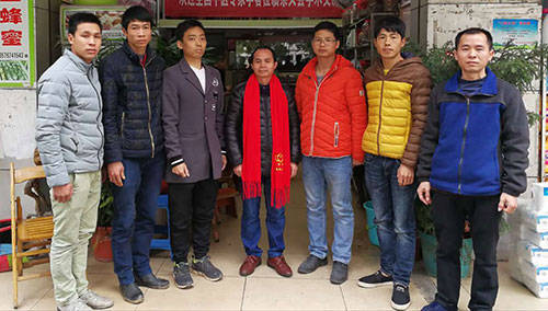 崇义义工谢文淦陪舅妈简贵兰拉家常