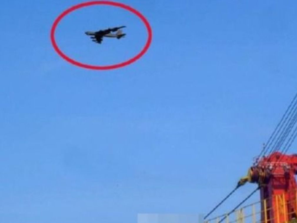 距宁波350公里 美军B52轰炸机飞越东海春晓油气田