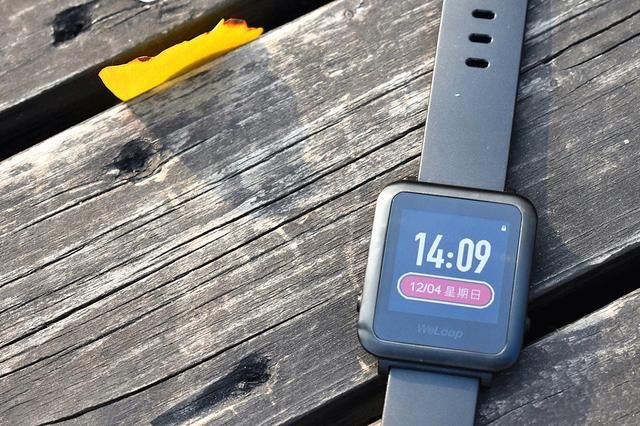 彩屏自定义表盘 不间断测试心率 充一次电可玩