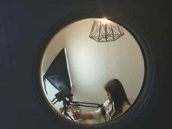 为什么网络主播办公空间装修很Low工作却很拼