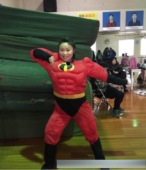 草帽姐徐桂花也开始演小品《懒汉相亲》了