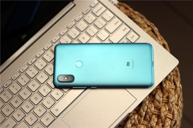 小米高通看愣:华为首创手机双电信卡双4G同时