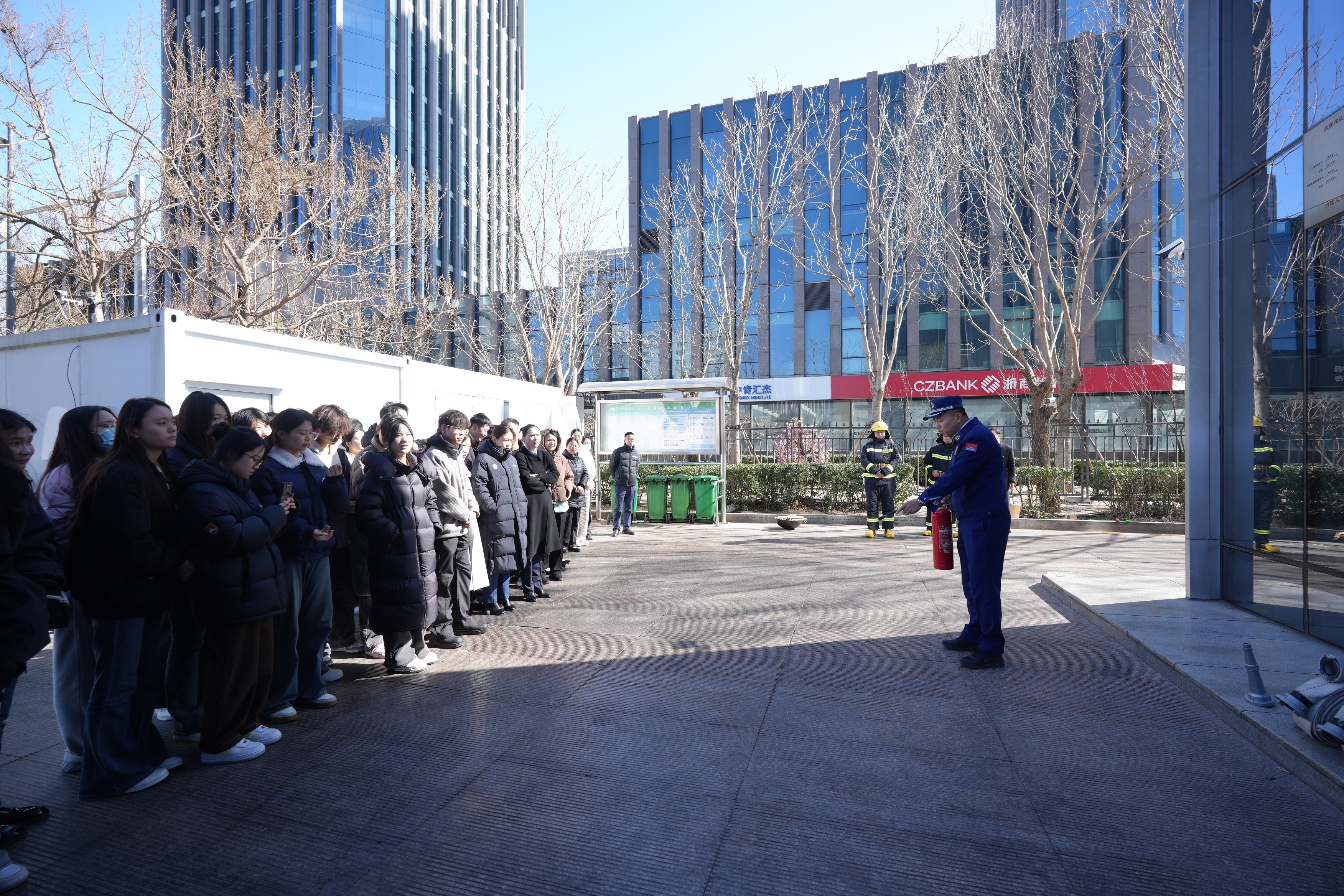 经开区消防深入辖区酒店行业开展消防技能实操实训