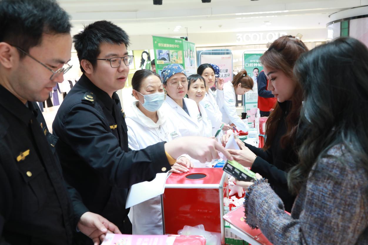 温情守护“她”健康,安全药妆护芳华 温情守护“她”健康,安全药妆护芳华