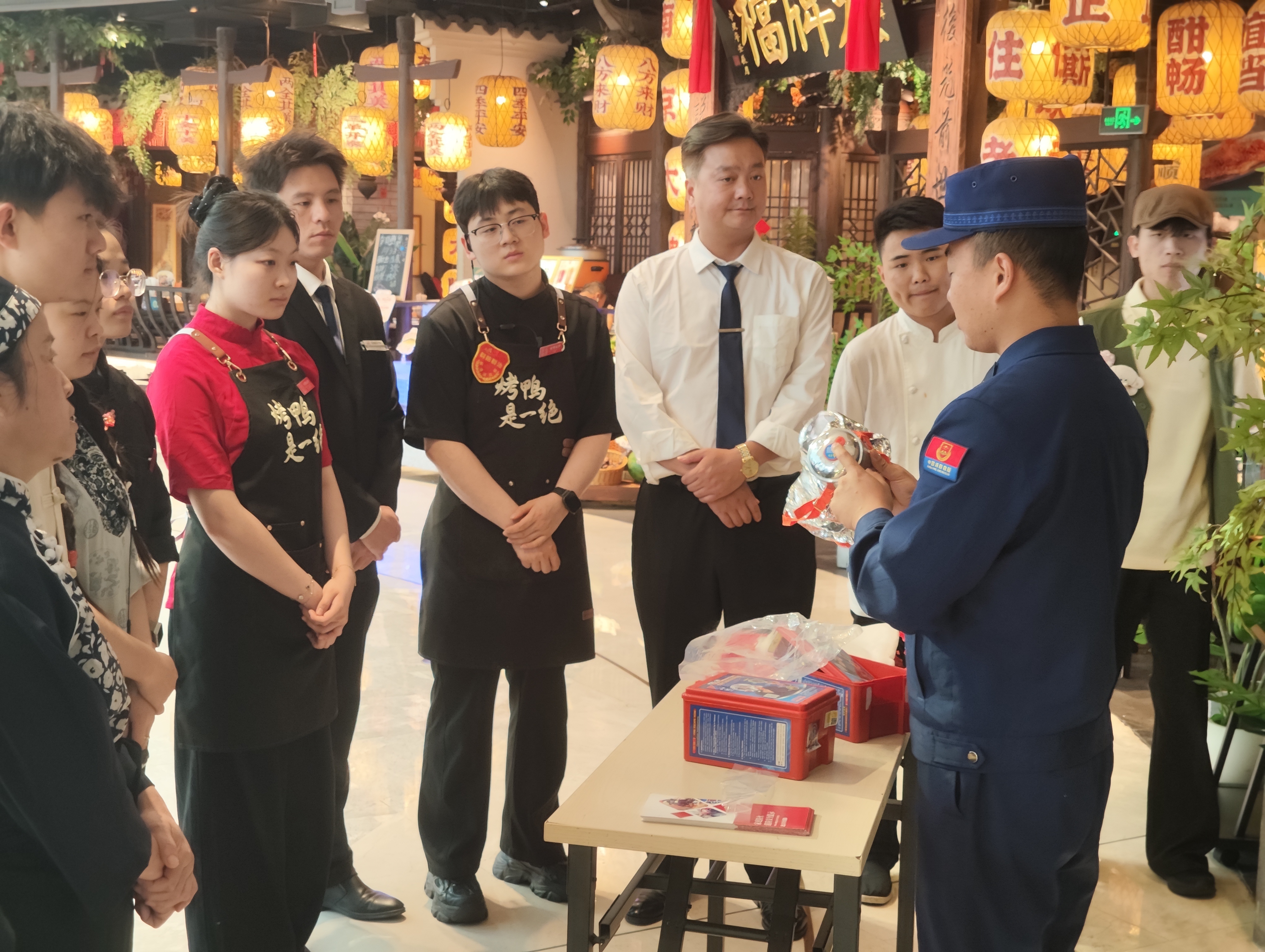 国庆假期丰台消防进商场进景区把消防安全知识送到市民身边